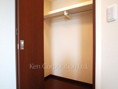 MOMENTO SHIODOMEの写真 ウォークインクローゼット ※19階の同じ間取タイプを撮影。仕様が異なることがあります。