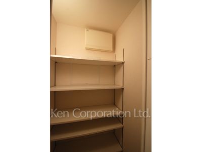 MFPR目黒タワーの写真 シューズインクローゼット ※6階の同じ間取タイプを撮影。仕様が異なることがあります。