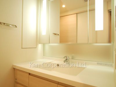 パウダールーム ※12階の同じ間取タイプを撮影。仕様が異なることがあります。