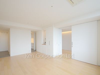 パークアクシス青山一丁目タワーの写真 リビングダイニング ※17階の同じ間取タイプを撮影。仕様が異なることがあります。