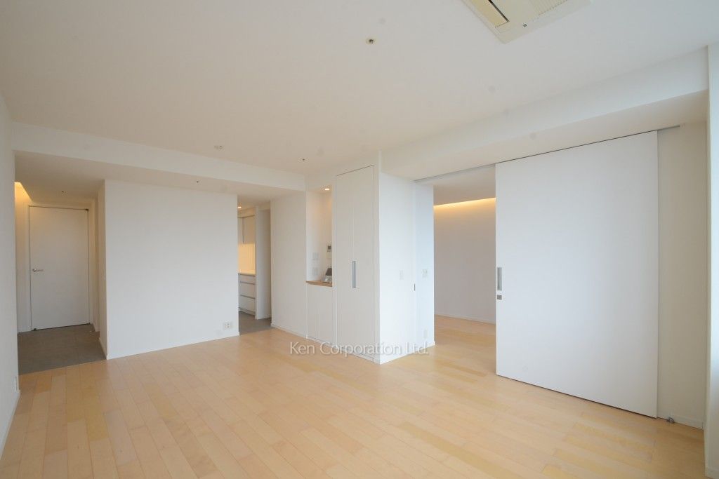 パークアクシス青山一丁目タワーの写真 リビングダイニング ※17階の同じ間取タイプを撮影。仕様が異なることがあります。