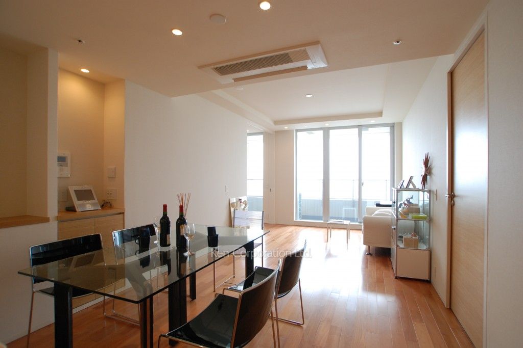 パークアクシス青山一丁目タワーの写真 リビングダイニング