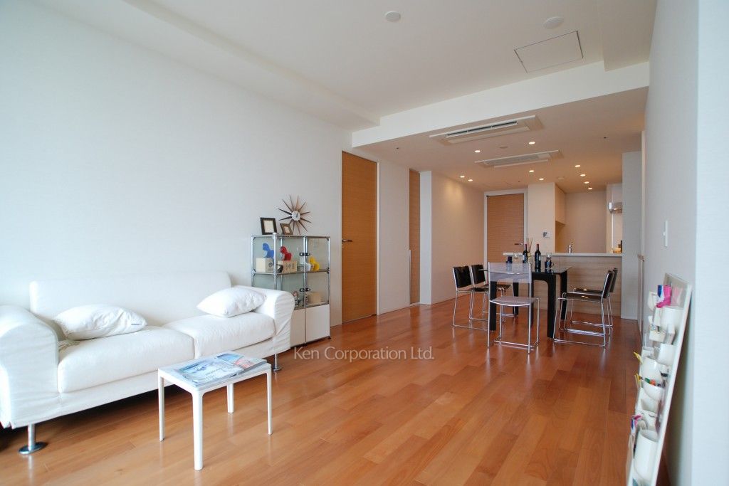 パークアクシス青山一丁目タワーの写真 リビングダイニング