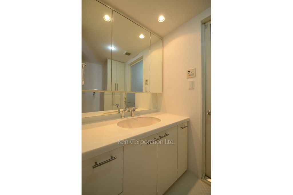 レジディア新川Ⅱの写真 パウダールーム ※4階の同じ間取タイプを撮影。仕様が異なることがあります。