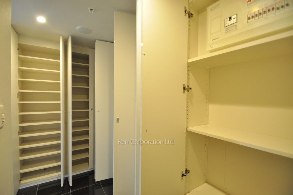 THE ROPPONGI TOKYO SUPERIOR RESIDENCEの写真 シューズクローゼット ※9階の同じ間取タイプを撮影。仕様が異なることがあります。