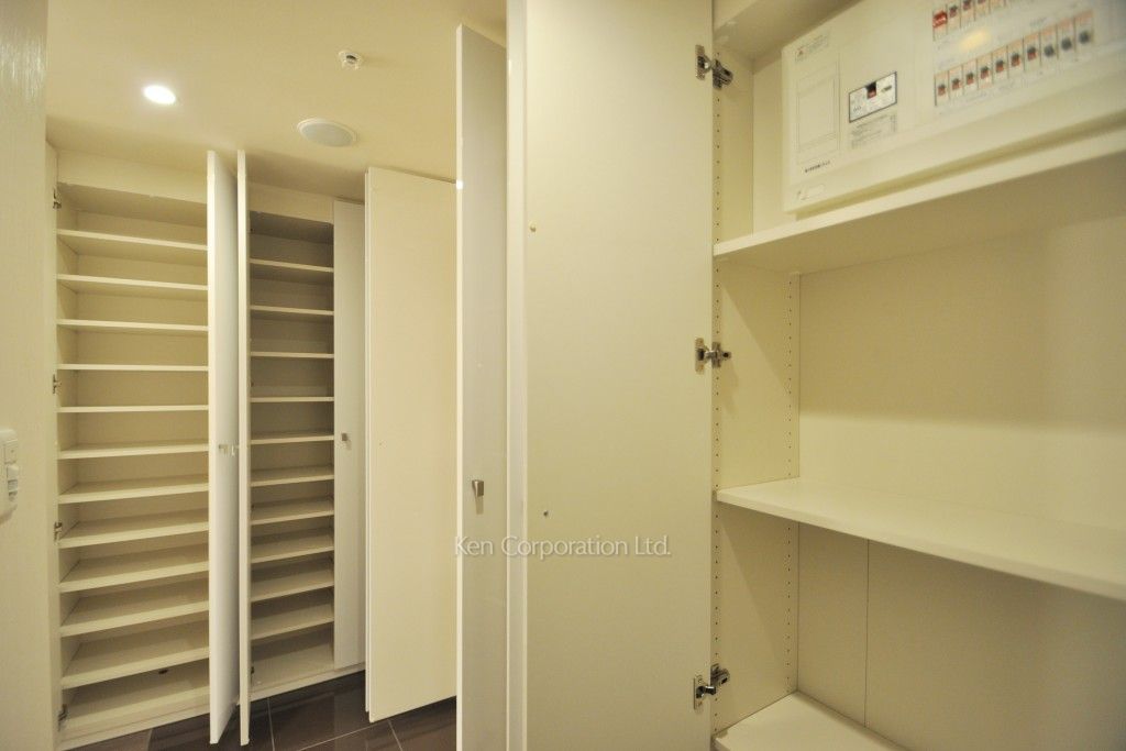 THE ROPPONGI TOKYO SUPERIOR RESIDENCEの写真 シューズクローゼット ※10階の同じ間取タイプを撮影。仕様が異なることがあります。