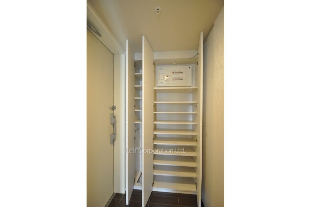 THE ROPPONGI TOKYO SUPERIOR RESIDENCEの写真 シューズクローゼット