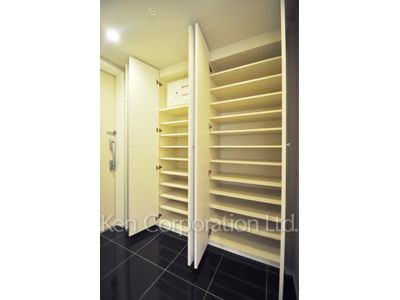 THE ROPPONGI TOKYO SUPERIOR RESIDENCEの写真 シューズクローゼット ※9階の同じ間取タイプを撮影。仕様が異なることがあります。