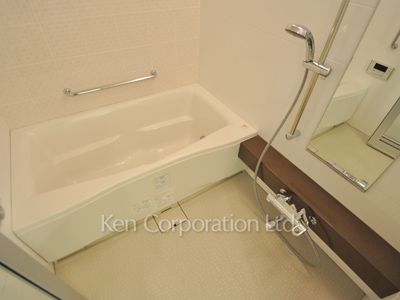 バスルーム ※10階の同じ間取タイプを撮影。仕様が異なることがあります。