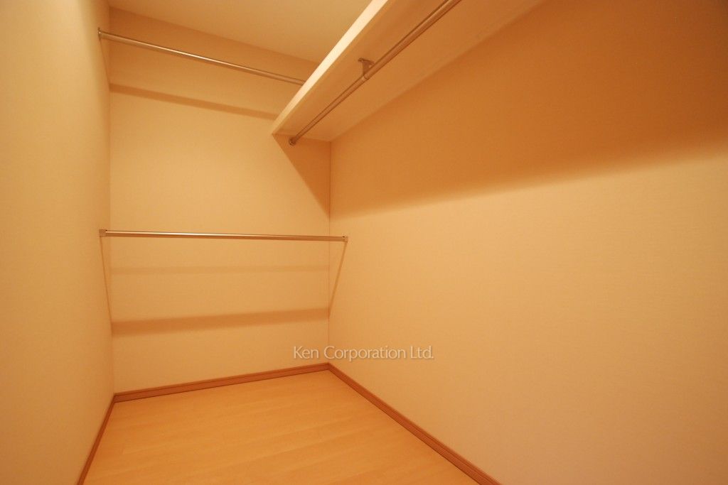 ラ・トゥール飯田橋の写真 ウォークインクローゼット ※19階の同じ間取タイプを撮影。仕様が異なることがあります。