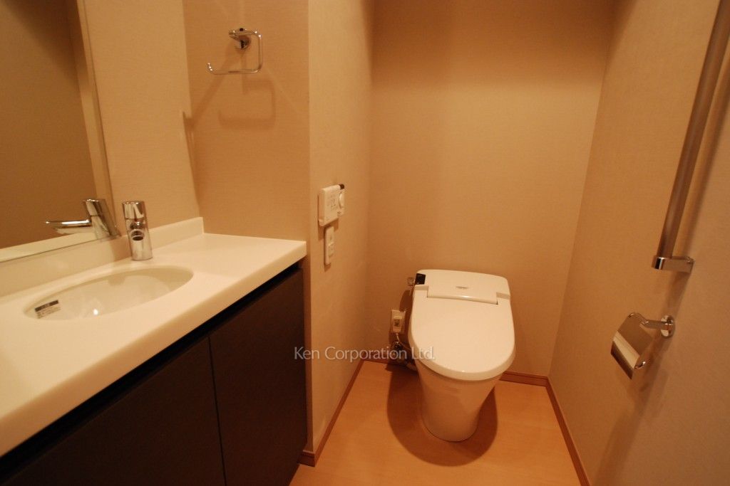 ラ・トゥール飯田橋の写真 トイレ ※19階の同じ間取タイプを撮影。仕様が異なることがあります。