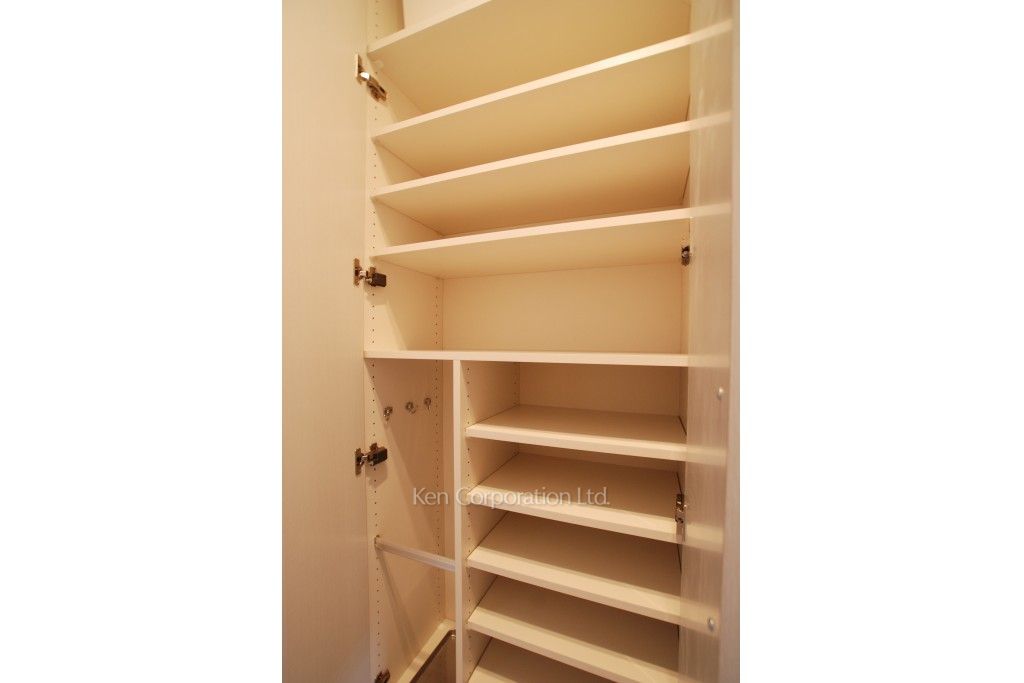 ラ・トゥール新宿グランドの写真 シューズクローゼット ※15階の同じ間取タイプを撮影。仕様が異なることがあります。