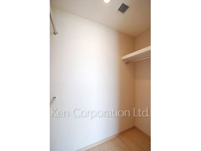 ラ・トゥール新宿グランドの写真 ウォークインクローゼット