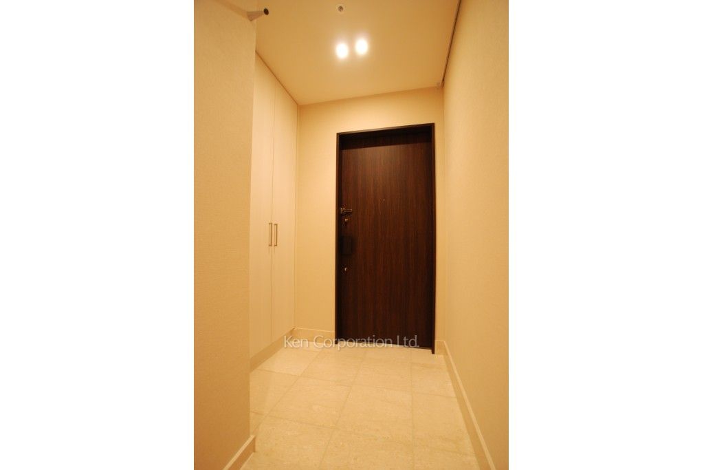 ラ・トゥール新宿グランドの写真 玄関 ※19階の同じ間取タイプを撮影。仕様が異なることがあります。