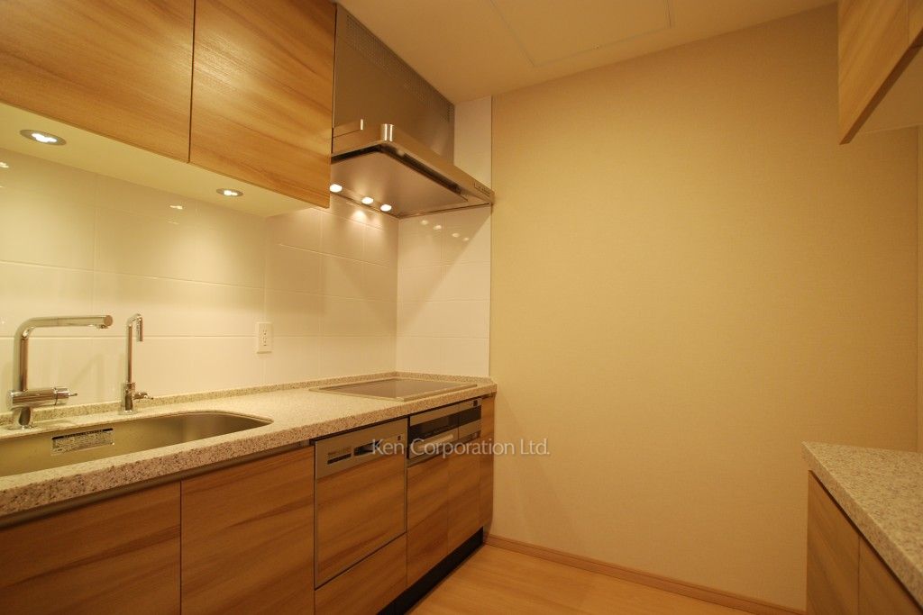 ラ・トゥール新宿グランドの写真 キッチン ※19階の同じ間取タイプを撮影。仕様が異なることがあります。