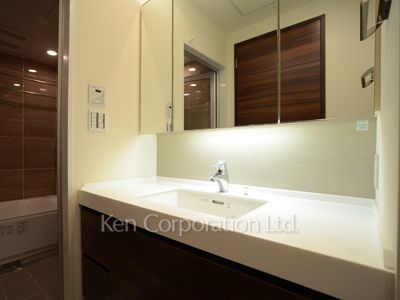 ラ・トゥール新宿グランドの写真 パウダールーム ※32階の同じ間取タイプを撮影。仕様が異なることがあります。