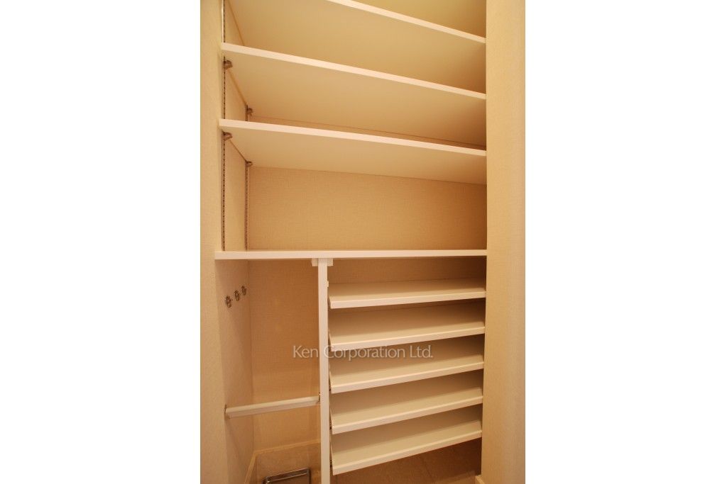 ラ・トゥール新宿グランドの写真 シューズインクローゼット ※15階の同じ間取タイプを撮影。仕様が異なることがあります。