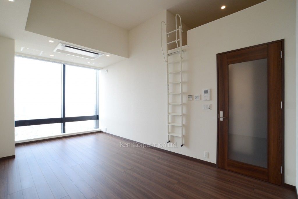 ラ・トゥール新宿グランドの写真 リビングダイニング