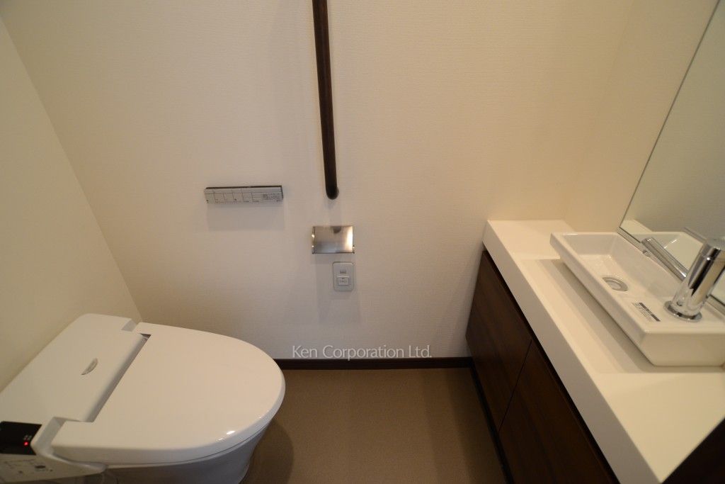 ラ・トゥール新宿グランドの写真 トイレ