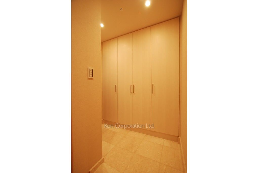 ラ・トゥール新宿グランドの写真 玄関 ※15階の同じ間取タイプを撮影。仕様が異なることがあります。