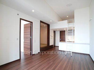 ラ・トゥール新宿グランドの写真 リビングダイニング ※28階の同じ間取タイプを撮影。仕様が異なることがあります。