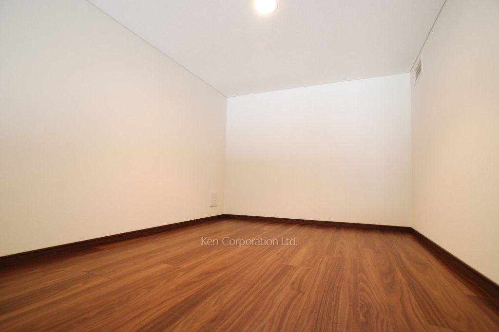 ラ・トゥール新宿グランドの写真 ロフト ※28階の同じ間取タイプを撮影。仕様が異なることがあります。