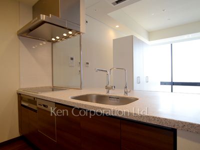 ラ・トゥール新宿グランドの写真 キッチン ※32階の同じ間取タイプを撮影。仕様が異なることがあります。