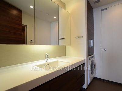 ラ・トゥール新宿グランドの写真 パウダールーム ※32階の同じ間取タイプを撮影。仕様が異なることがあります。