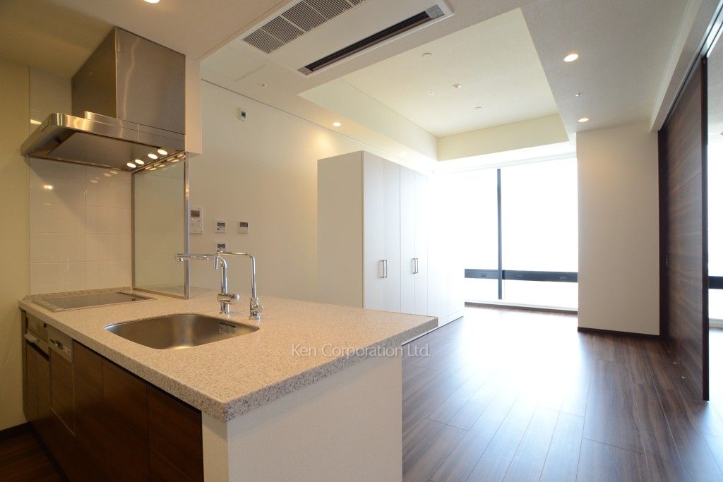 ラ・トゥール新宿グランドの写真 居室（LDなど） ※32階の同じ間取タイプを撮影。仕様が異なることがあります。