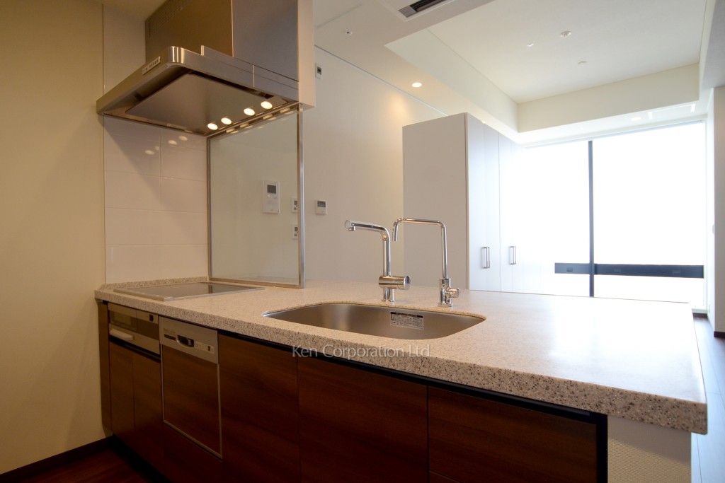 ラ・トゥール新宿グランドの写真 キッチン ※32階の同じ間取タイプを撮影。仕様が異なることがあります。