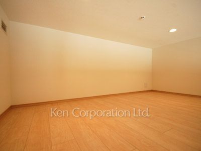 ラ・トゥール新宿グランドの写真 ロフト ※39階の同じ間取タイプを撮影。仕様が異なることがあります。