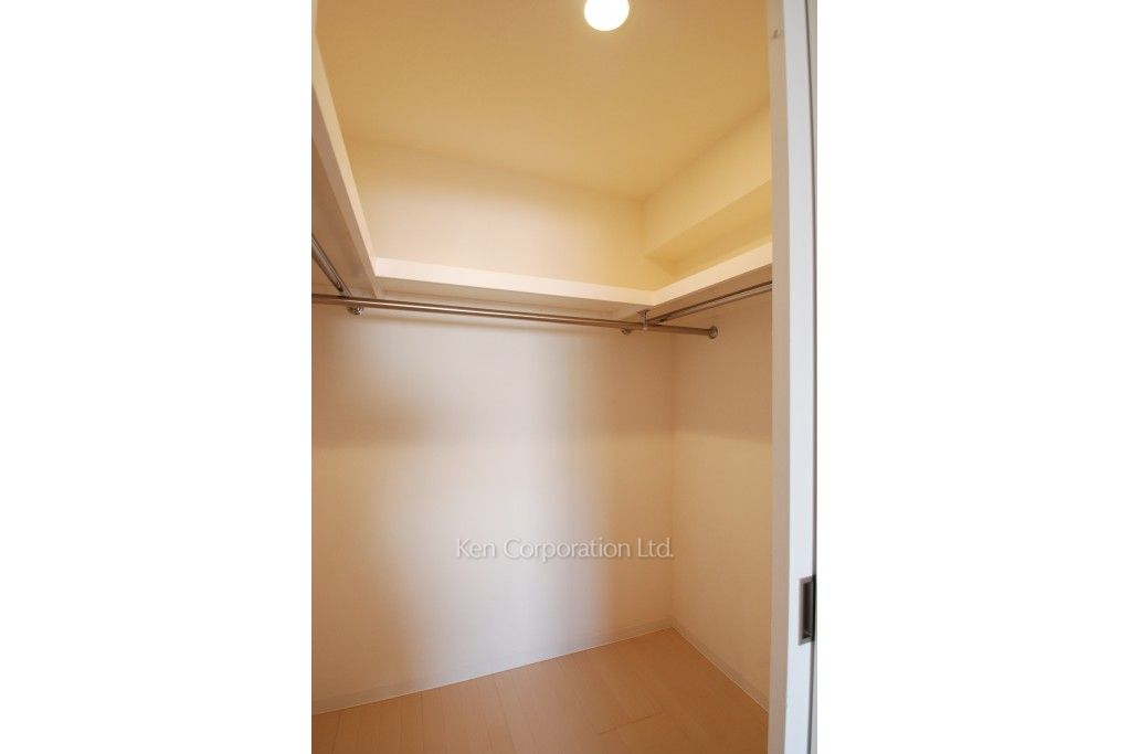 レジディア祐天寺の写真 ウォークインクローゼット