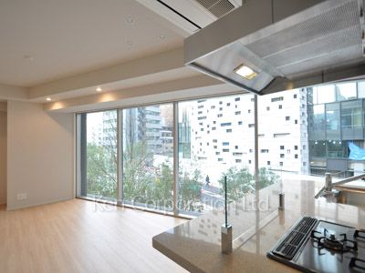 コンフォリア新宿イーストサイドタワーの写真 居室（LDなど） ※2階の同じ間取タイプを撮影。仕様が異なることがあります。