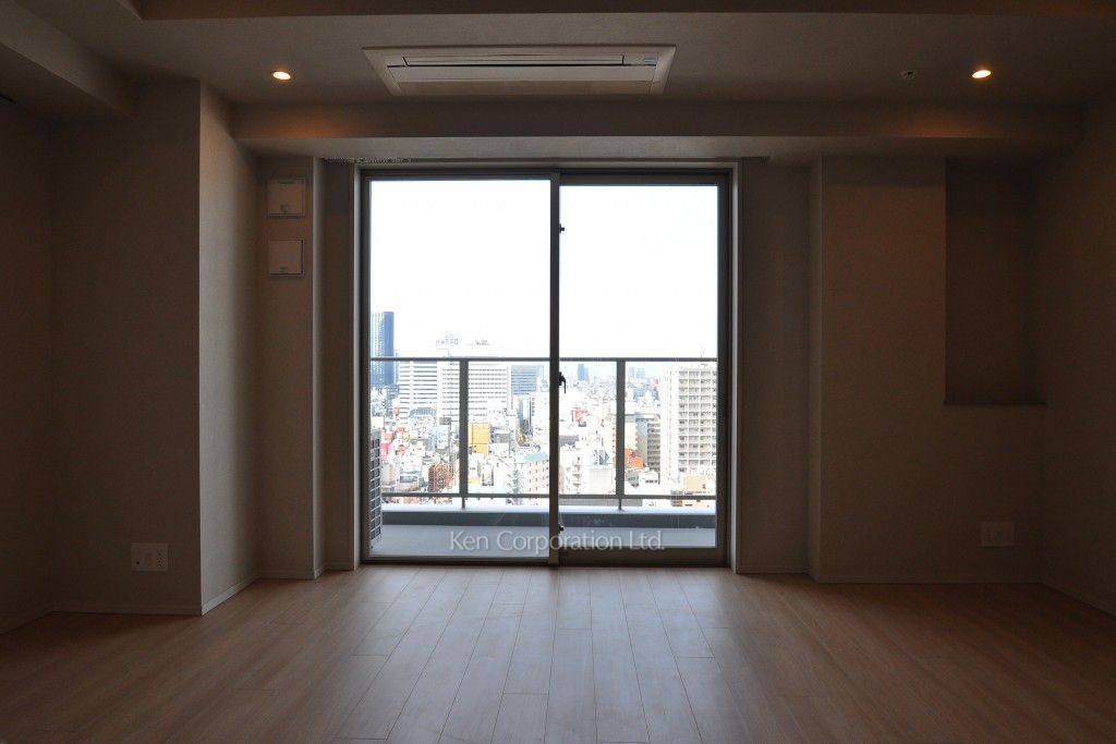 コンフォリア新宿イーストサイドタワーの写真 居室（LDなど） ※18階の同じ間取タイプを撮影。仕様が異なることがあります。