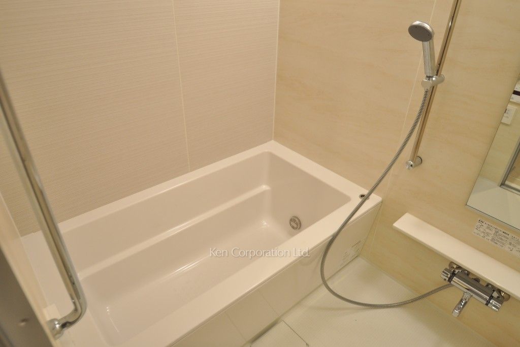 コンフォリア新宿イーストサイドタワーの写真 バスルーム ※18階の同じ間取タイプを撮影。仕様が異なることがあります。