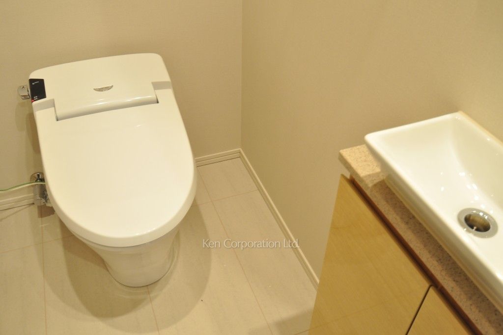 コンフォリア新宿イーストサイドタワーの写真 トイレ ※18階の同じ間取タイプを撮影。仕様が異なることがあります。