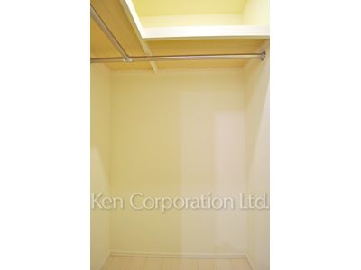 コンフォリア新宿イーストサイドタワーの写真 ウォークインクローゼット ※17階の同じ間取タイプを撮影。仕様が異なることがあります。