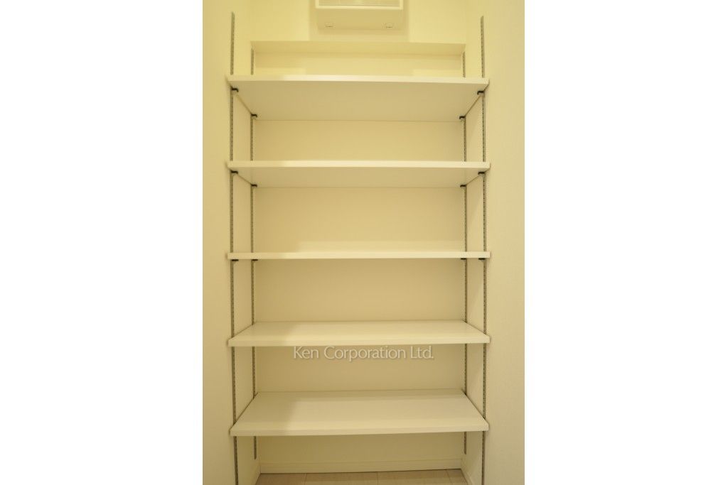 コンフォリア新宿イーストサイドタワーの写真 シューズインクローゼット ※29階の同じ間取タイプを撮影。仕様が異なることがあります。