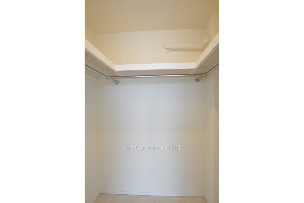 コンフォリア新宿イーストサイドタワーの写真 ウォークインクローゼット ※29階の同じ間取タイプを撮影。仕様が異なることがあります。