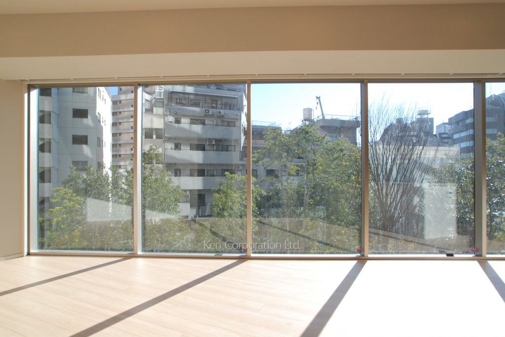 コンフォリア新宿イーストサイドタワーの写真 居室（LDなど） ※2階の同じ間取タイプを撮影。仕様が異なることがあります。