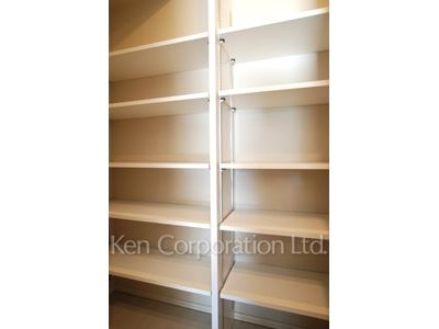 コンフォリア新宿イーストサイドタワーの写真 クローゼット ※2階の同じ間取タイプを撮影。仕様が異なることがあります。