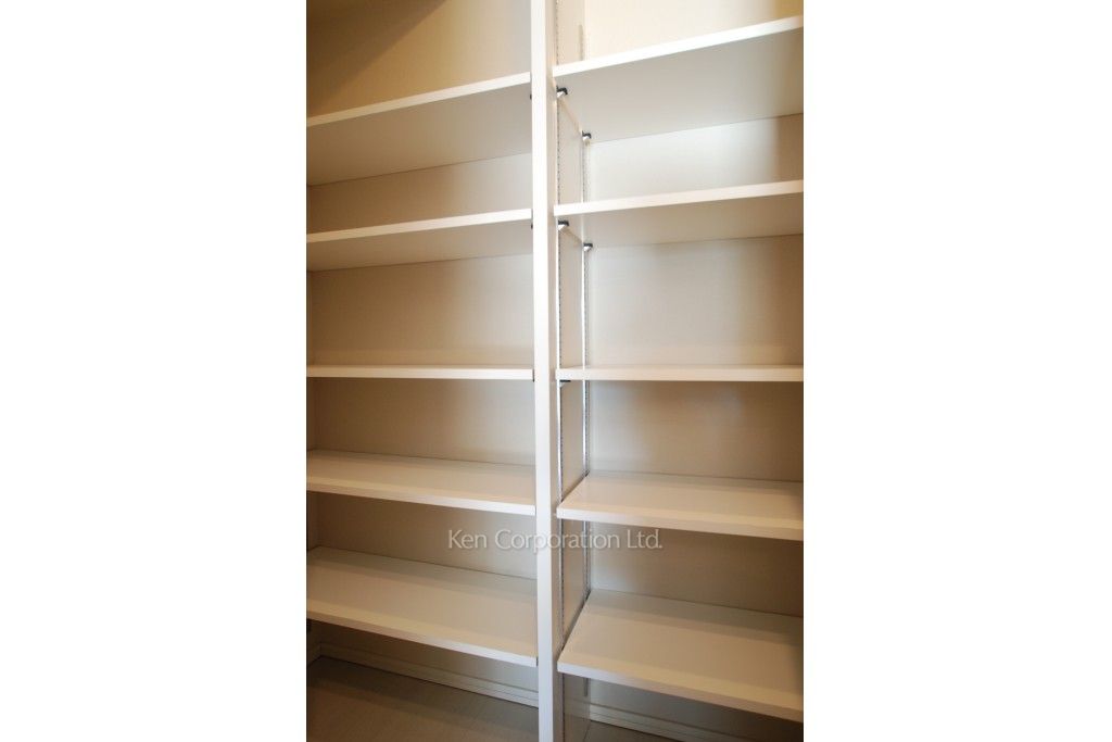 コンフォリア新宿イーストサイドタワーの写真 クローゼット ※2階の同じ間取タイプを撮影。仕様が異なることがあります。