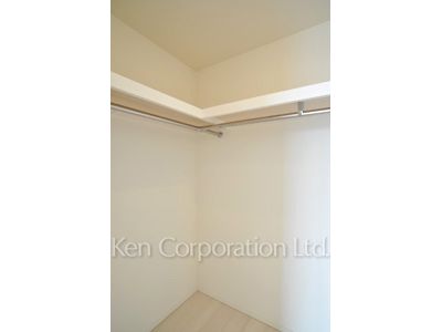 コンフォリア新宿イーストサイドタワーの写真 ウォークインクローゼット