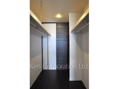 コンフォリア新宿イーストサイドタワーの写真 ウォークインクローゼット