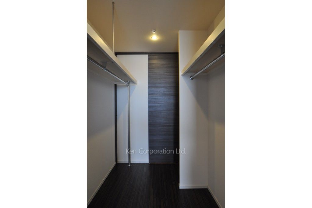 コンフォリア新宿イーストサイドタワーの写真 ウォークインクローゼット