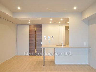 コンフォリア新宿イーストサイドタワーの写真 居室（LDなど） ※18階の同じ間取タイプを撮影。仕様が異なることがあります。