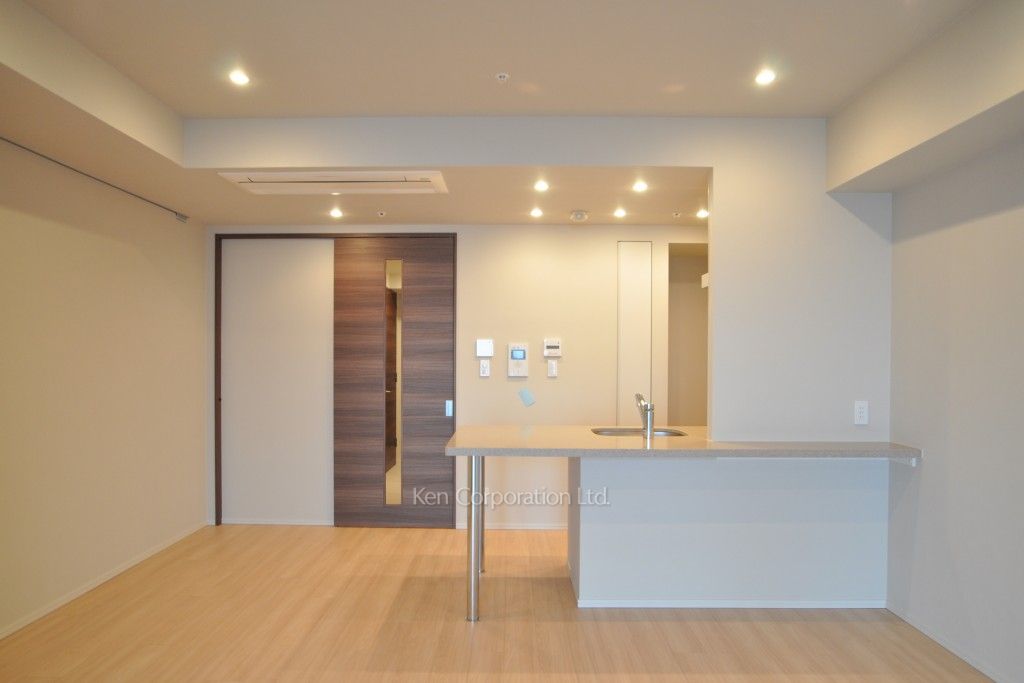 コンフォリア新宿イーストサイドタワーの写真 居室（LDなど） ※18階の同じ間取タイプを撮影。仕様が異なることがあります。