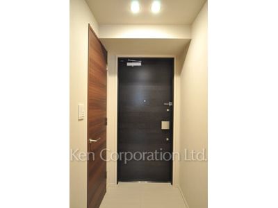 コンフォリア新宿イーストサイドタワーの写真 玄関 ※18階の同じ間取タイプを撮影。仕様が異なることがあります。