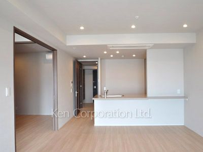 コンフォリア新宿イーストサイドタワーの写真 居室（LDなど） ※18階の同じ間取タイプを撮影。仕様が異なることがあります。