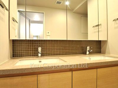 コンフォリア新宿イーストサイドタワーの写真 パウダールーム ※18階の同じ間取タイプを撮影。仕様が異なることがあります。